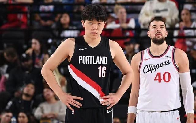 NBA楊瀚森出場不到5分鐘2分1籃板