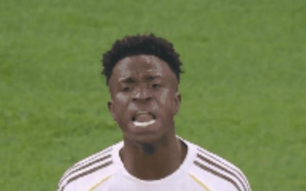 西甲中途被換下，維尼修斯暴怒，世界足球先生咋落到這般境地