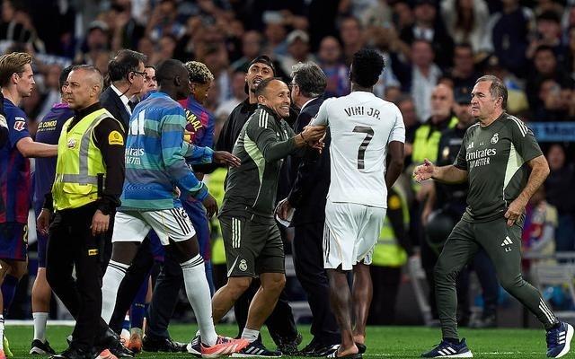 球員沖突擾亂西甲“國家德比”